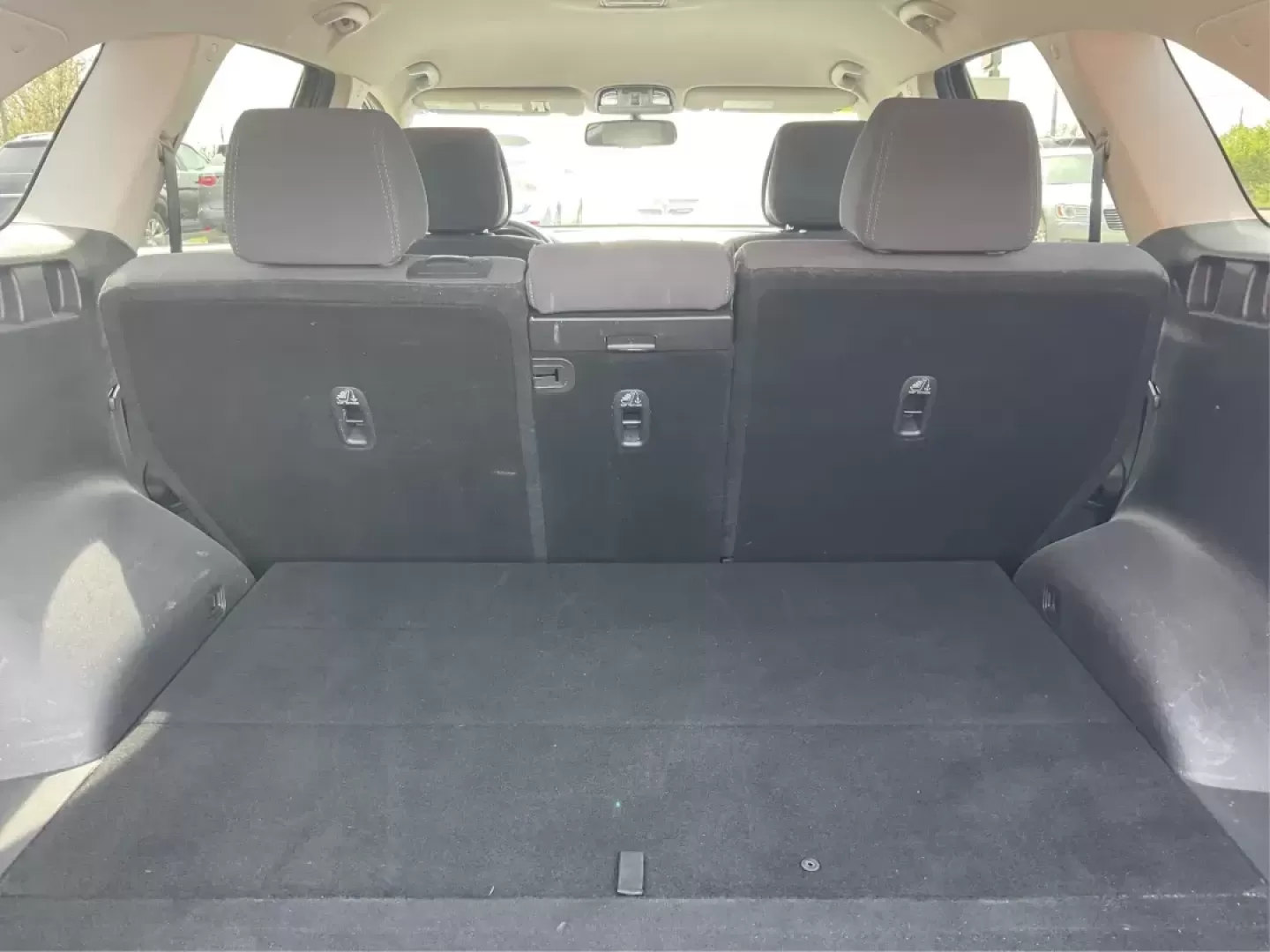 2016 Kia Sorento 2.4L LX (5XYPGDA33GG) with an 2.4L I-4 gasoline direct injection engine, located at 1184 Kauffman Ave, Fairborn, OH, 45324, (937) 908-9800, 39.807072, -84.030914 - Photo#11