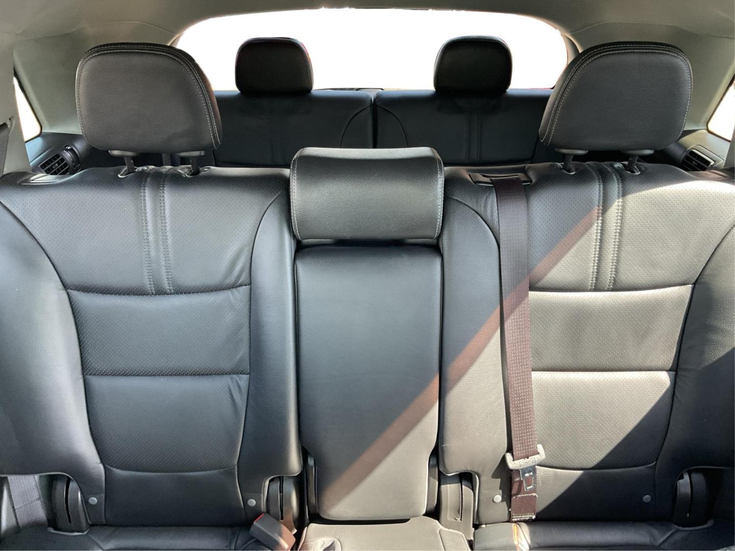 2011 Kia Sorento EX V6 (5XYKUDA22BG) with an 3.5L V-6 DOHC engine, located at 1184 Kauffman Ave, Fairborn, OH, 45324, (937) 908-9800, 39.807072, -84.030914 - Photo#13