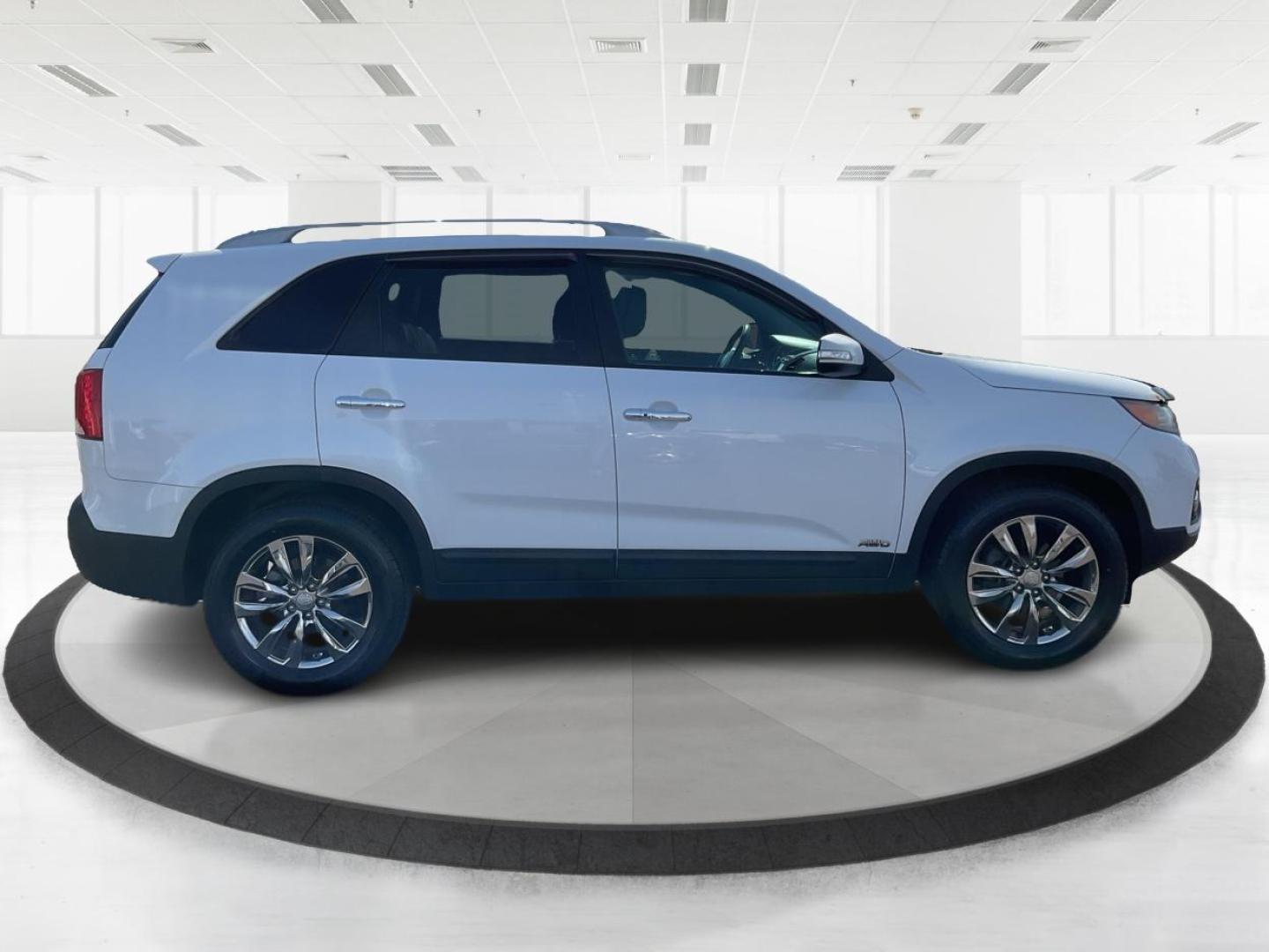 2011 Kia Sorento EX V6 (5XYKUDA22BG) with an 3.5L V-6 DOHC engine, located at 1184 Kauffman Ave, Fairborn, OH, 45324, (937) 908-9800, 39.807072, -84.030914 - Photo#1