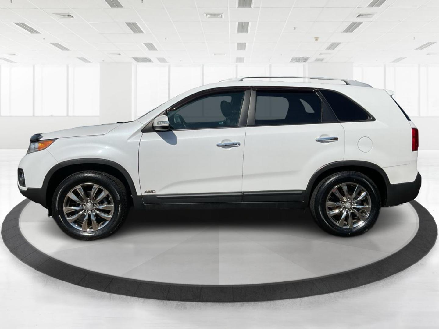 2011 Kia Sorento EX V6 (5XYKUDA22BG) with an 3.5L V-6 DOHC engine, located at 1184 Kauffman Ave, Fairborn, OH, 45324, (937) 908-9800, 39.807072, -84.030914 - Photo#5