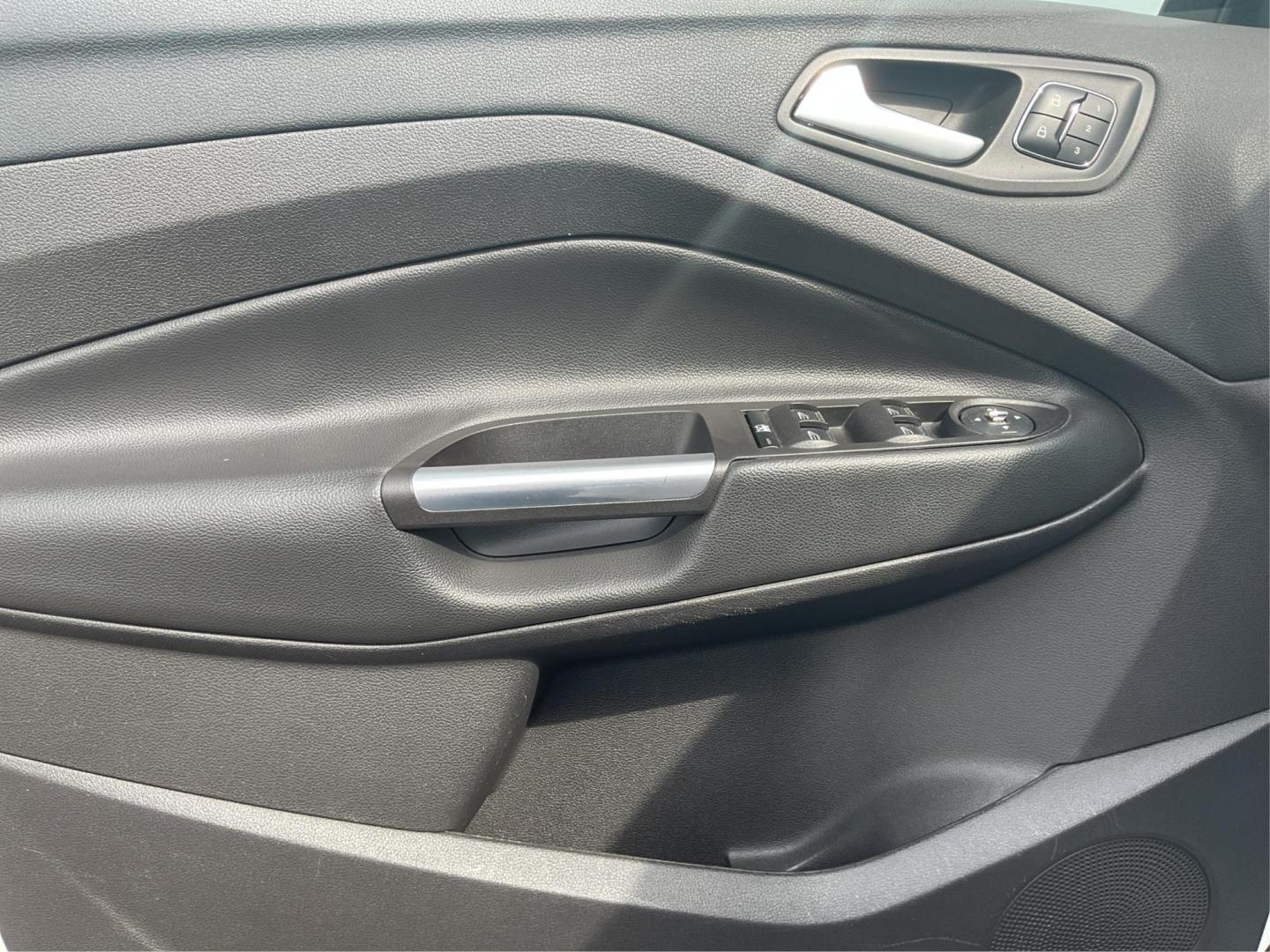 2016 Ford Escape Titanium (1FMCU9J98GU) with an Other engine, located at 1230 East Main St, Xenia, OH, 45385, (937) 908-9800, 39.688026, -83.910172 - Photo#18