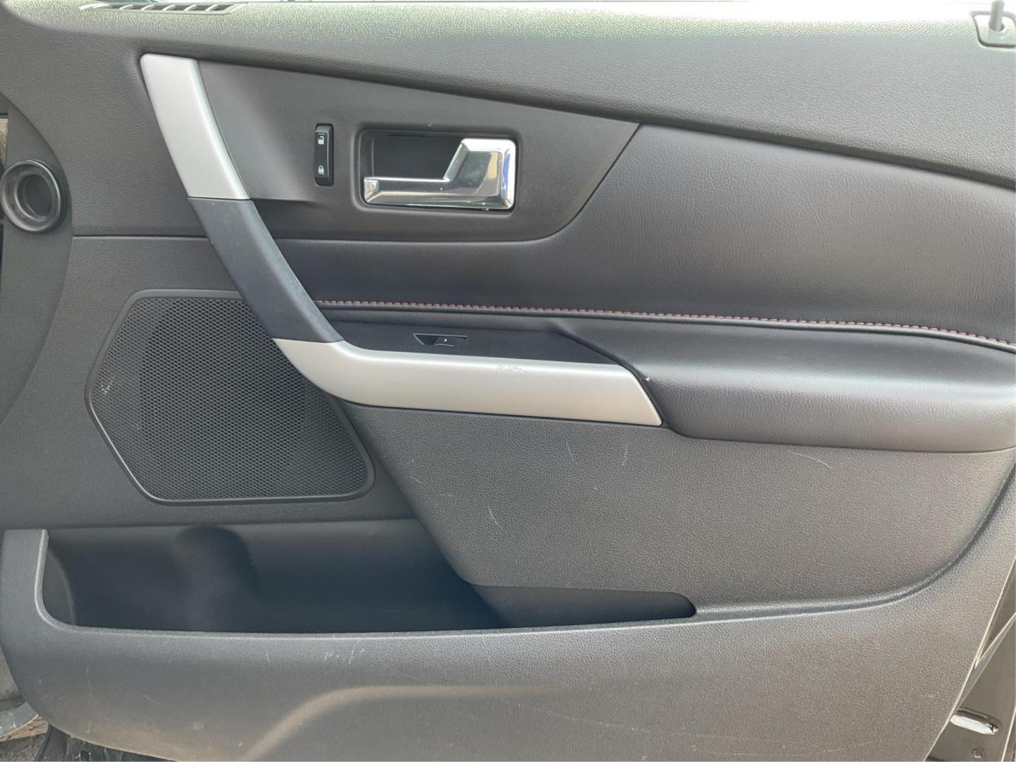 2014 Ford Edge SEL (2FMDK4JC8EB) with an 3.5L V-6 DOHC engine, located at 1230 East Main St, Xenia, OH, 45385, (937) 908-9800, 39.688026, -83.910172 - Photo#19