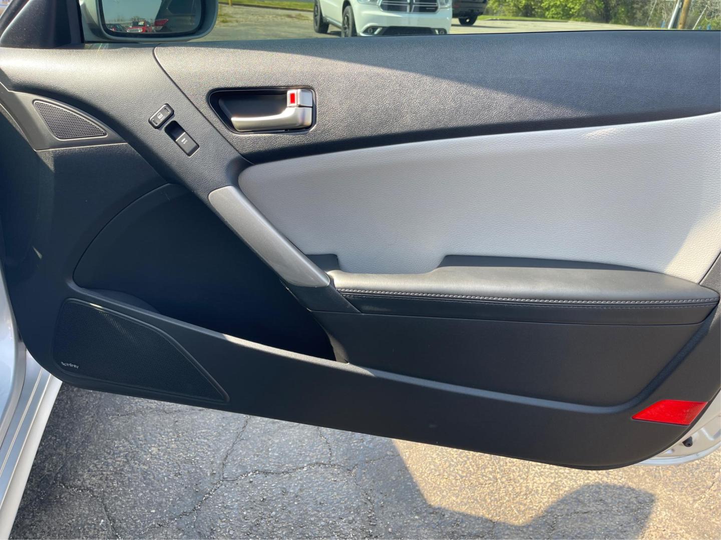 2013 Hyundai Genesis Coupe 2.0T Premium (KMHHT6KD1DU) with an Theta 2L I-4 DOHC engine, located at 1099 N County Rd 25A, Troy, OH, 45373, (937) 908-9800, 40.057079, -84.212883 - Photo#19