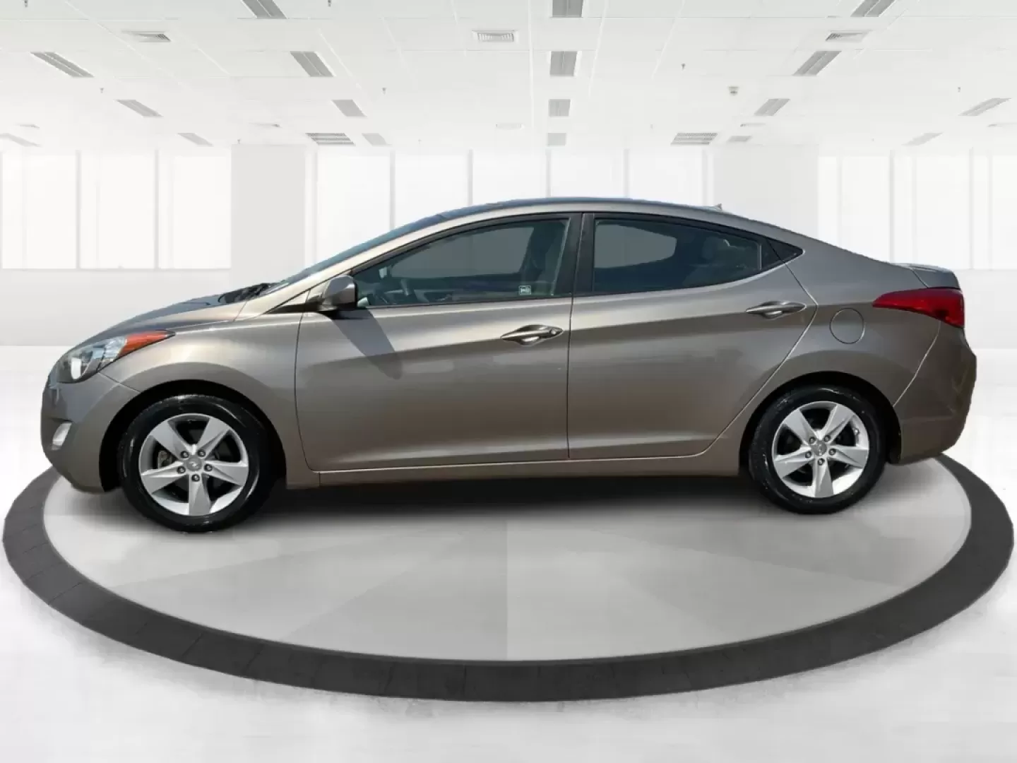 2013 Hyundai Elantra GLS (5NPDH4AE6DH) with an 1.8L I-4 DOHC engine, located at 880 E. National Road, Vandalia, OH, 45377, (937) 908-9800, 39.891918, -84.183594 - Photo#5