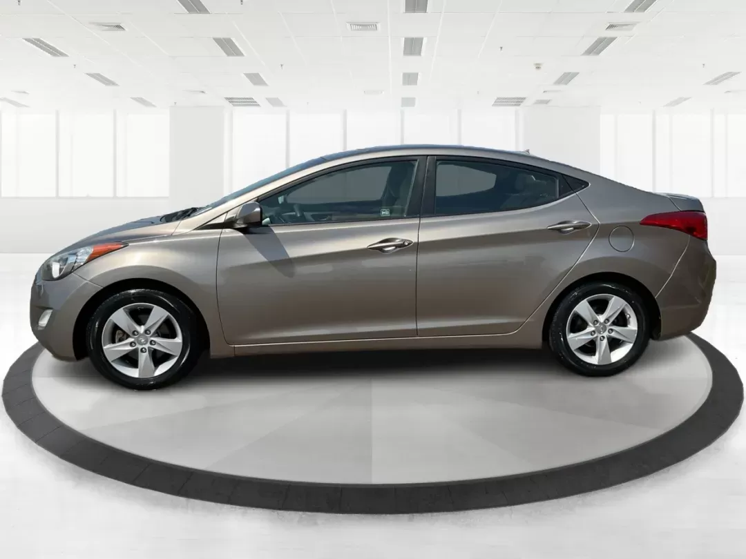 2013 Hyundai Elantra GLS (5NPDH4AE6DH) with an 1.8L I-4 DOHC engine, located at 880 E. National Road, Vandalia, OH, 45377, (937) 908-9800, 39.891918, -84.183594 - 2013 Hyundai Elantra GLS - Photo#5
