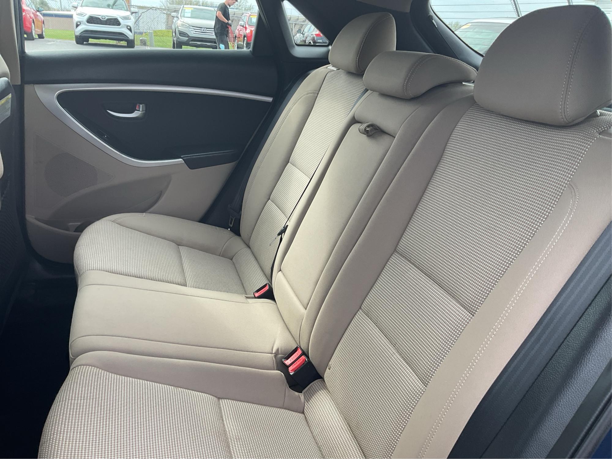 2014 Hyundai Elantra GT GT (KMHD35LH4EU) with an Other engine, located at 1230 East Main St, Xenia, OH, 45385, (937) 908-9800, 39.688026, -83.910172 - 2014 Hyundai Elantra GT GT - Photo#9