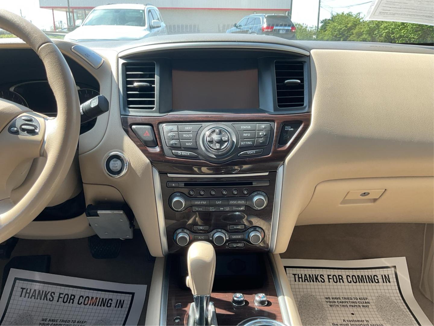 2015 Nissan Pathfinder Platinum (5N1AR2MN9FC) with an 3.5L V-6 DOHC engine, located at 1230 East Main St, Xenia, OH, 45385, (937) 908-9800, 39.688026, -83.910172 - Photo#12