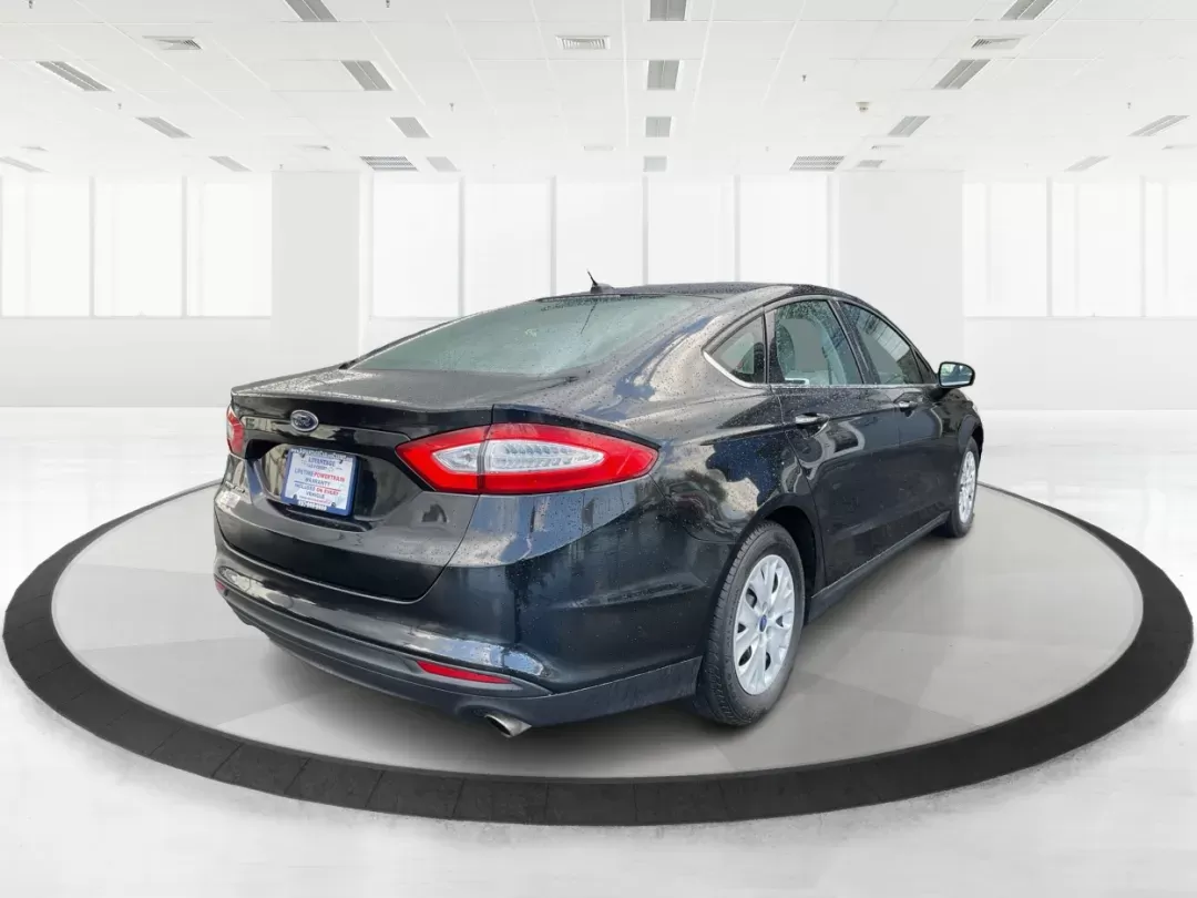 2014 Ford Fusion S (3FA6P0G75ER) with an Duratec 2.5L I-4 DOHC engine, located at 1230 East Main St, Xenia, OH, 45385, (937) 908-9800, 39.688026, -83.910172 - 2014 Ford Fusion S - Photo#2