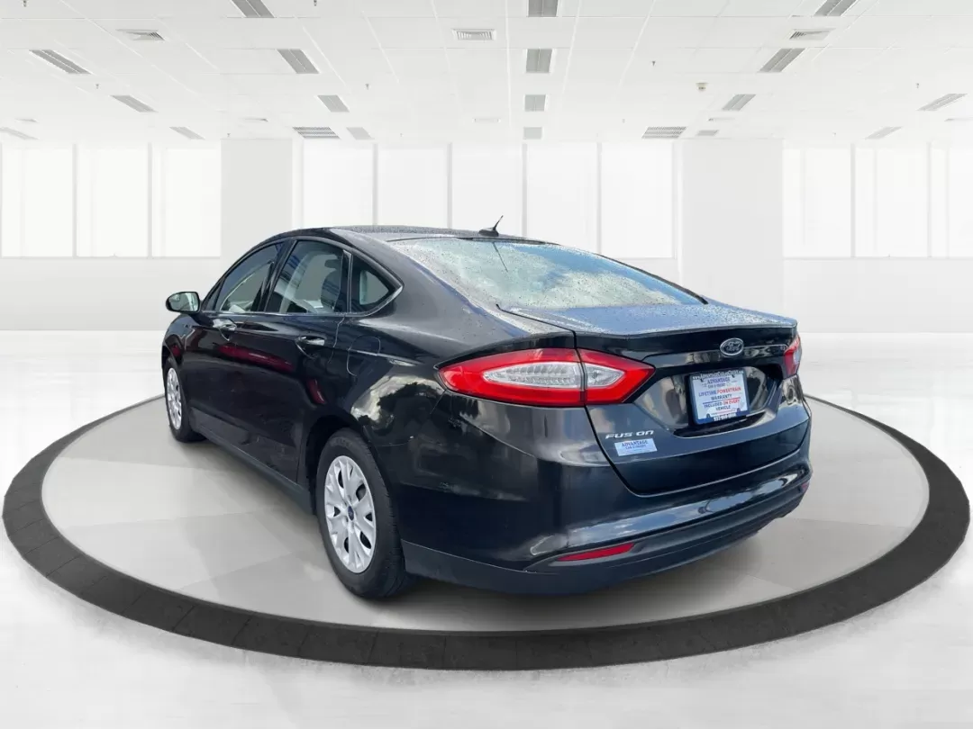 2014 Ford Fusion S (3FA6P0G75ER) with an Duratec 2.5L I-4 DOHC engine, located at 1230 East Main St, Xenia, OH, 45385, (937) 908-9800, 39.688026, -83.910172 - 2014 Ford Fusion S - Photo#4