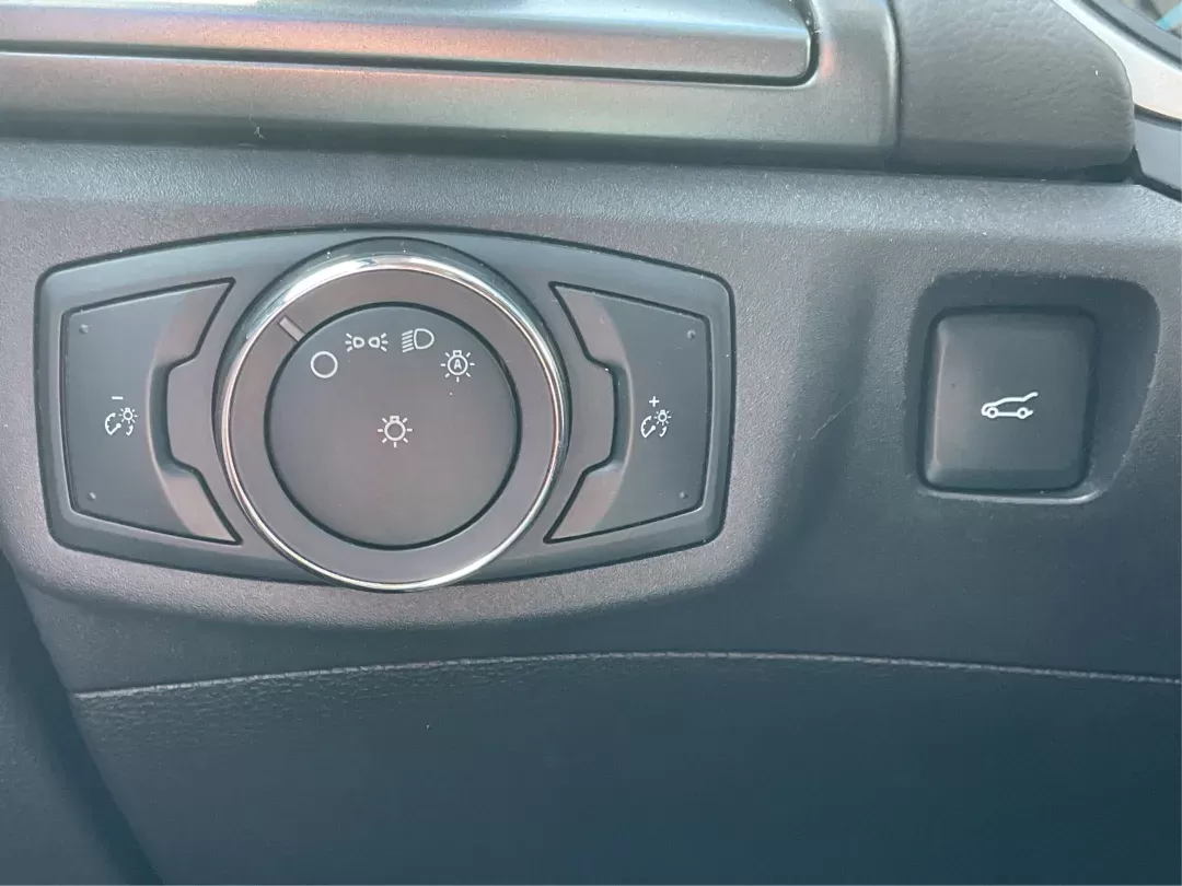 2014 Ford Fusion S (3FA6P0G75ER) with an Duratec 2.5L I-4 DOHC engine, located at 1230 East Main St, Xenia, OH, 45385, (937) 908-9800, 39.688026, -83.910172 - 2014 Ford Fusion S - Photo#15
