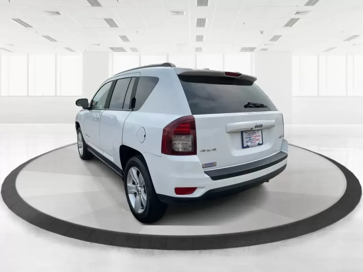 2016 Jeep Compass Latitude (1C4NJDEB9GD) with an 2.4L I-4 DOHC engine, located at 401 Woodman Dr, Riverside, OH, 45431, (937) 908-9800, 39.760899, -84.123421 - 2016 Jeep Compass Latitude - Photo#3