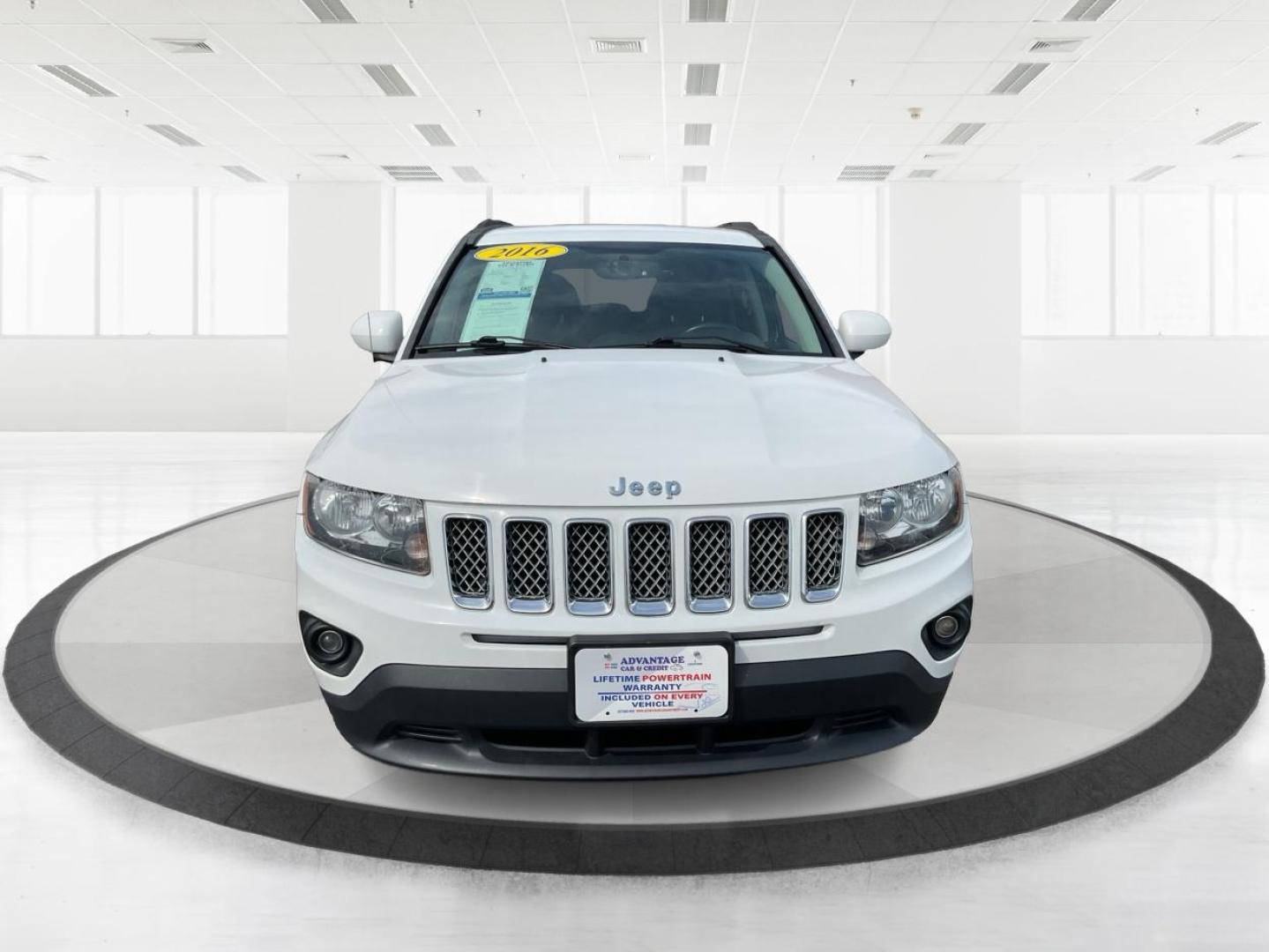 2016 Jeep Compass Latitude (1C4NJDEB9GD) with an 2.4L I-4 DOHC engine, located at 401 Woodman Dr, Riverside, OH, 45431, (937) 908-9800, 39.760899, -84.123421 - 2016 Jeep Compass Latitude - Photo#5