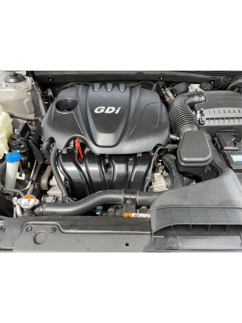 2014 Kia Optima EX (5XXGN4A76EG) with an Theta II 2.4L I-4 gasoline direct injection engine, located at 1184 Kauffman Ave, Fairborn, OH, 45324, (937) 908-9800, 39.807072, -84.030914 - Photo#10