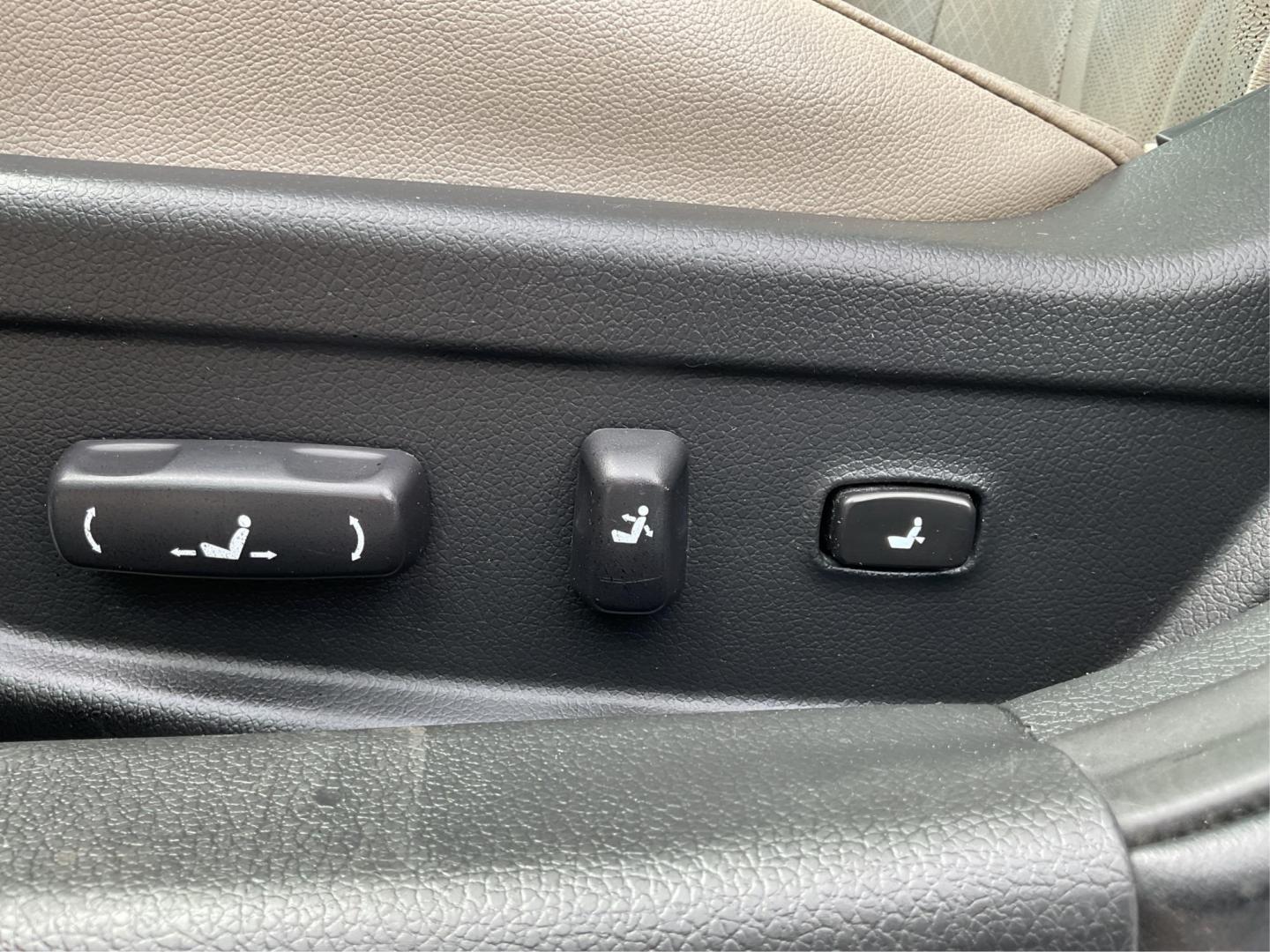 2014 Kia Optima EX (5XXGN4A76EG) with an Theta II 2.4L I-4 gasoline direct injection engine, located at 1184 Kauffman Ave, Fairborn, OH, 45324, (937) 908-9800, 39.807072, -84.030914 - Photo#16