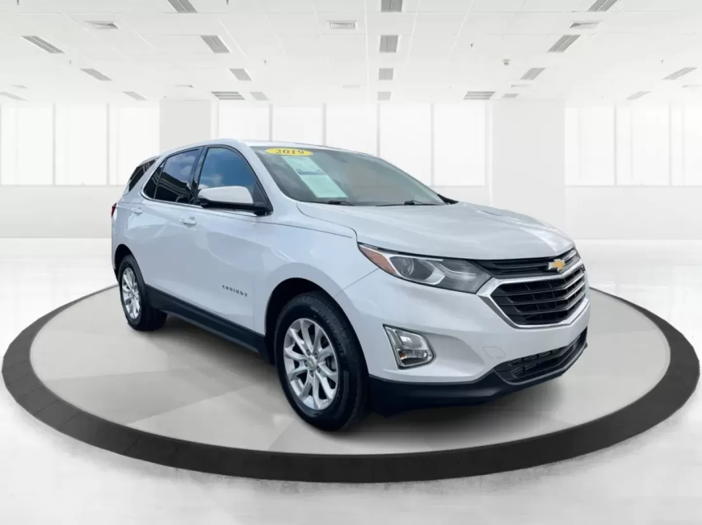 2019 Chevrolet Equinox LT (2GNAXUEV1K6) with an 1.5L I-4 gasoline direct injection engine, located at 4508 South Dixie Dr, Moraine, OH, 45439, (937) 908-9800, 39.689976, -84.218452 - Photo#0