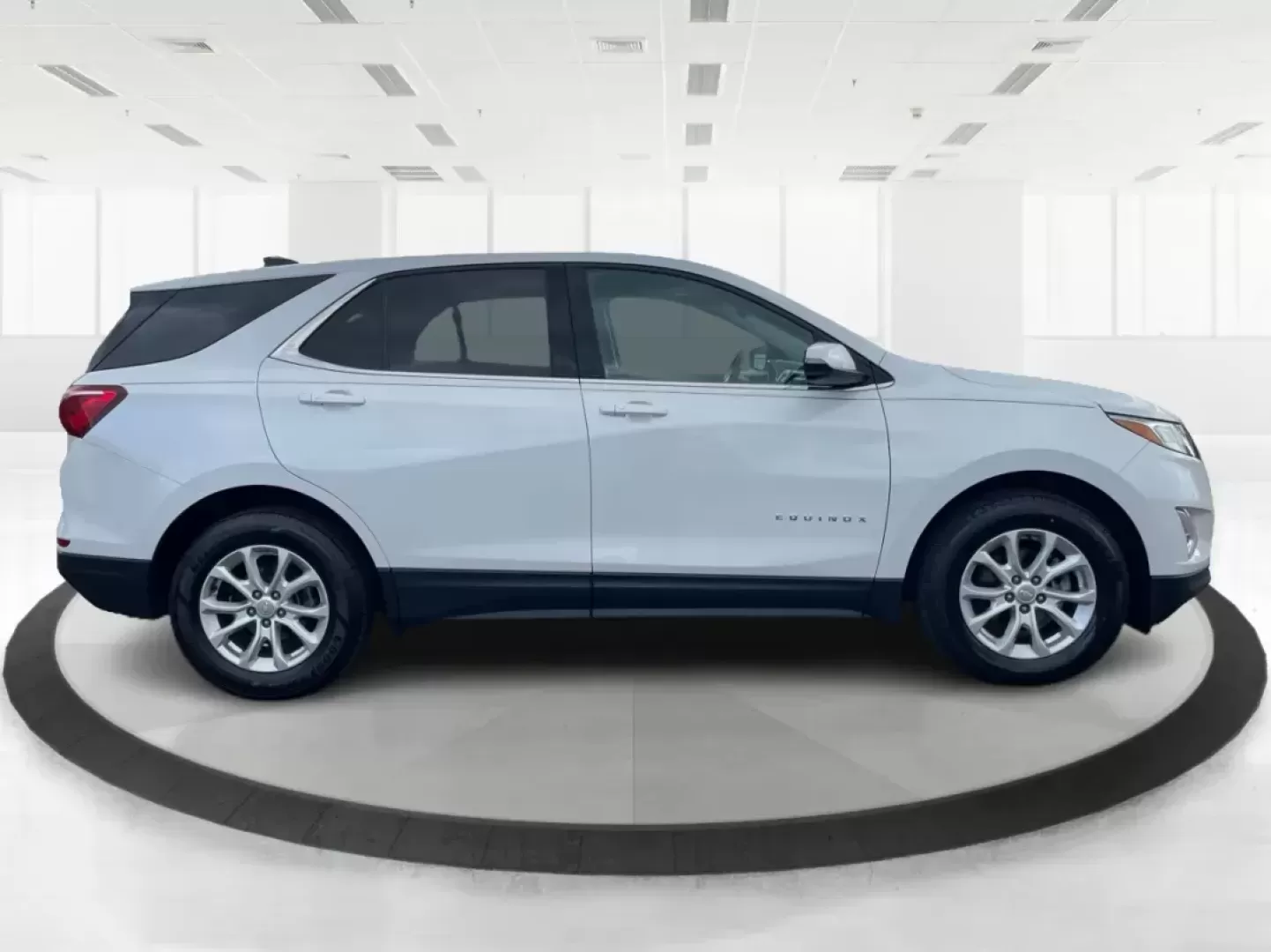 2019 Chevrolet Equinox LT (2GNAXUEV1K6) with an 1.5L I-4 gasoline direct injection engine, located at 4508 South Dixie Dr, Moraine, OH, 45439, (937) 908-9800, 39.689976, -84.218452 - Photo#1