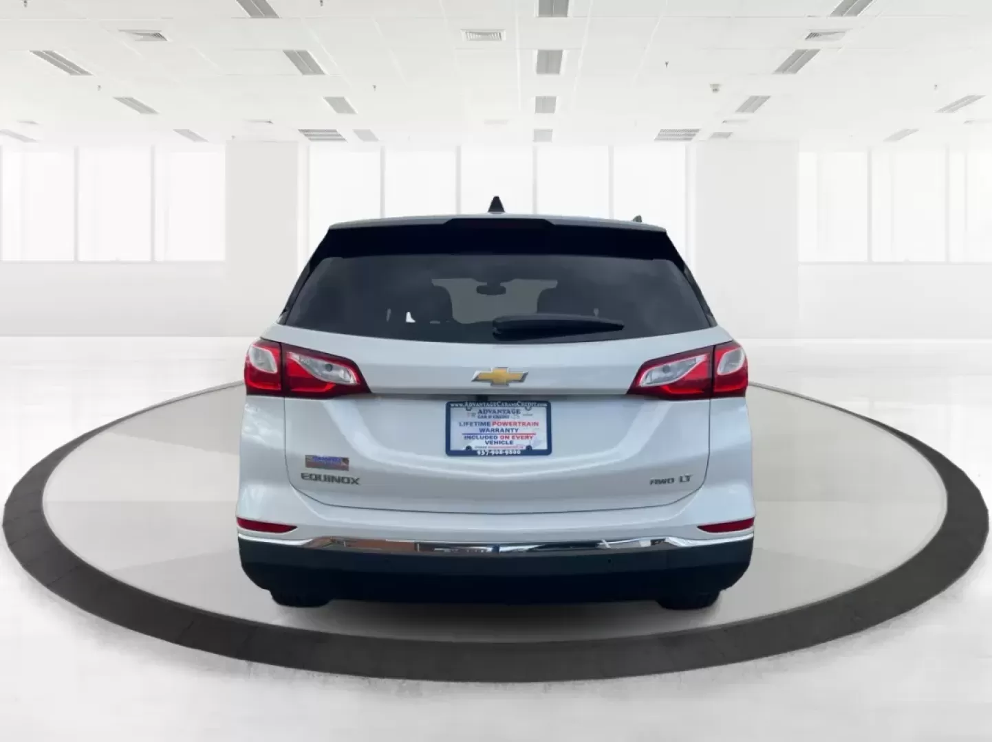 2019 Chevrolet Equinox LT (2GNAXUEV1K6) with an 1.5L I-4 gasoline direct injection engine, located at 4508 South Dixie Dr, Moraine, OH, 45439, (937) 908-9800, 39.689976, -84.218452 - Photo#3