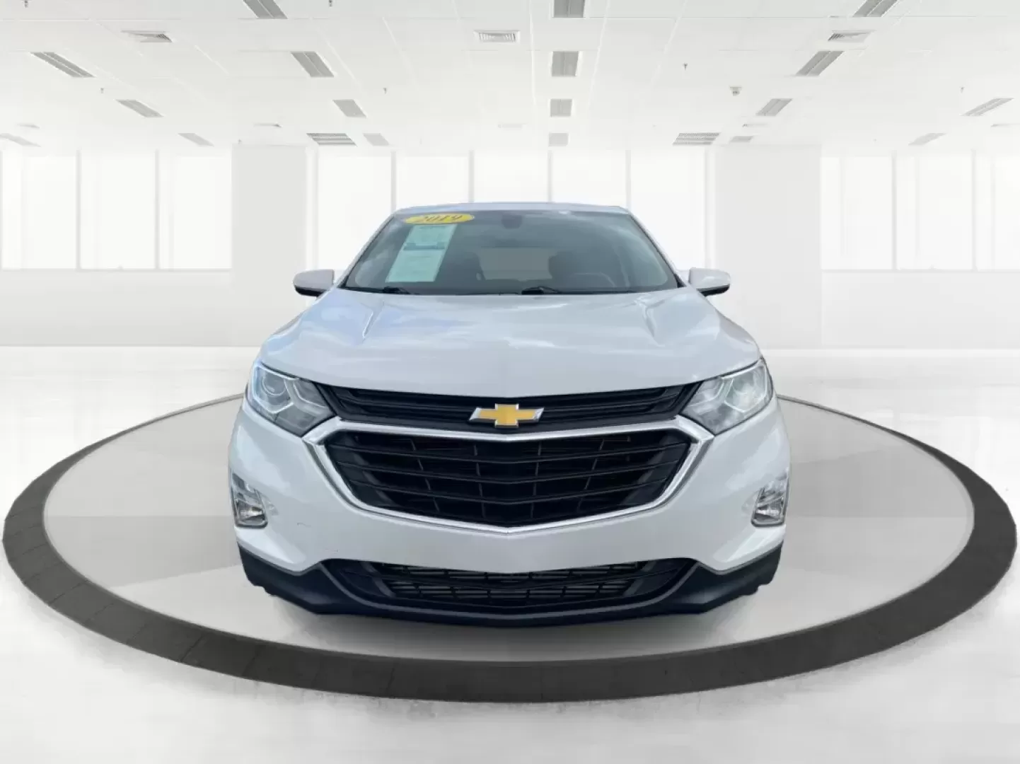 2019 Chevrolet Equinox LT (2GNAXUEV1K6) with an 1.5L I-4 gasoline direct injection engine, located at 4508 South Dixie Dr, Moraine, OH, 45439, (937) 908-9800, 39.689976, -84.218452 - Photo#6