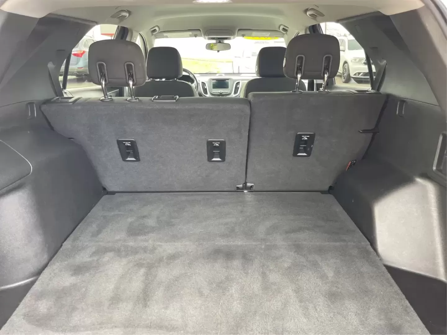 2019 Chevrolet Equinox LT (2GNAXUEV1K6) with an 1.5L I-4 gasoline direct injection engine, located at 4508 South Dixie Dr, Moraine, OH, 45439, (937) 908-9800, 39.689976, -84.218452 - Photo#11
