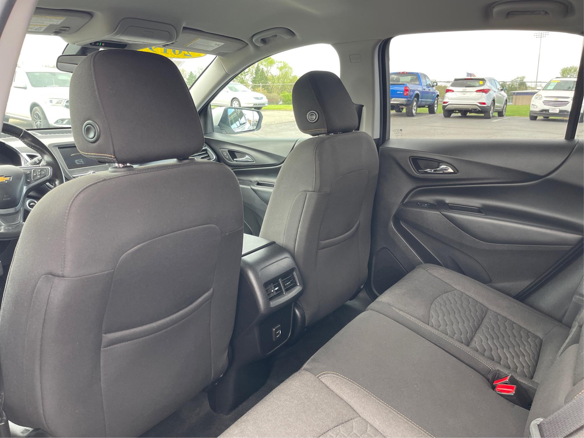 2019 Chevrolet Equinox LT (2GNAXUEV1K6) with an 1.5L I-4 gasoline direct injection engine, located at 4508 South Dixie Dr, Moraine, OH, 45439, (937) 908-9800, 39.689976, -84.218452 - 2019 Chevrolet Equinox LT - Photo#9