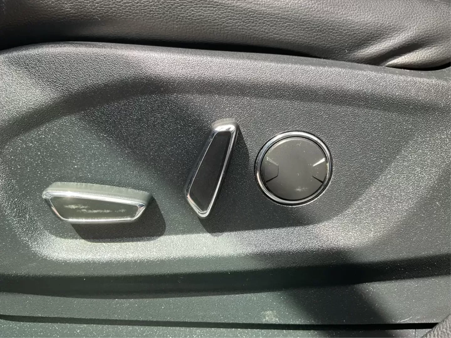 2015 Ford Edge SEL (2FMTK4J8XFB) with an Other engine, located at 1099 N County Rd 25A, Troy, OH, 45373, (937) 908-9800, 40.057079, -84.212883 - Photo#18