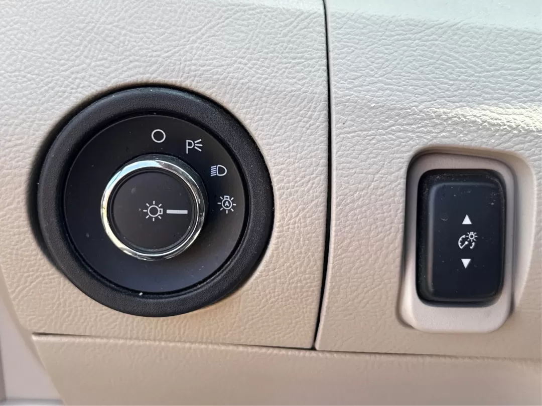 2016 Jeep Grand Cherokee Laredo (1C4RJFAG8GC) with an Pentastar 3.6L V-6 DOHC engine, located at 1951 S Dayton Lakeview Rd., New Carlisle, OH, 45344, (937) 908-9800, 39.890999, -84.050255 - Photo#17
