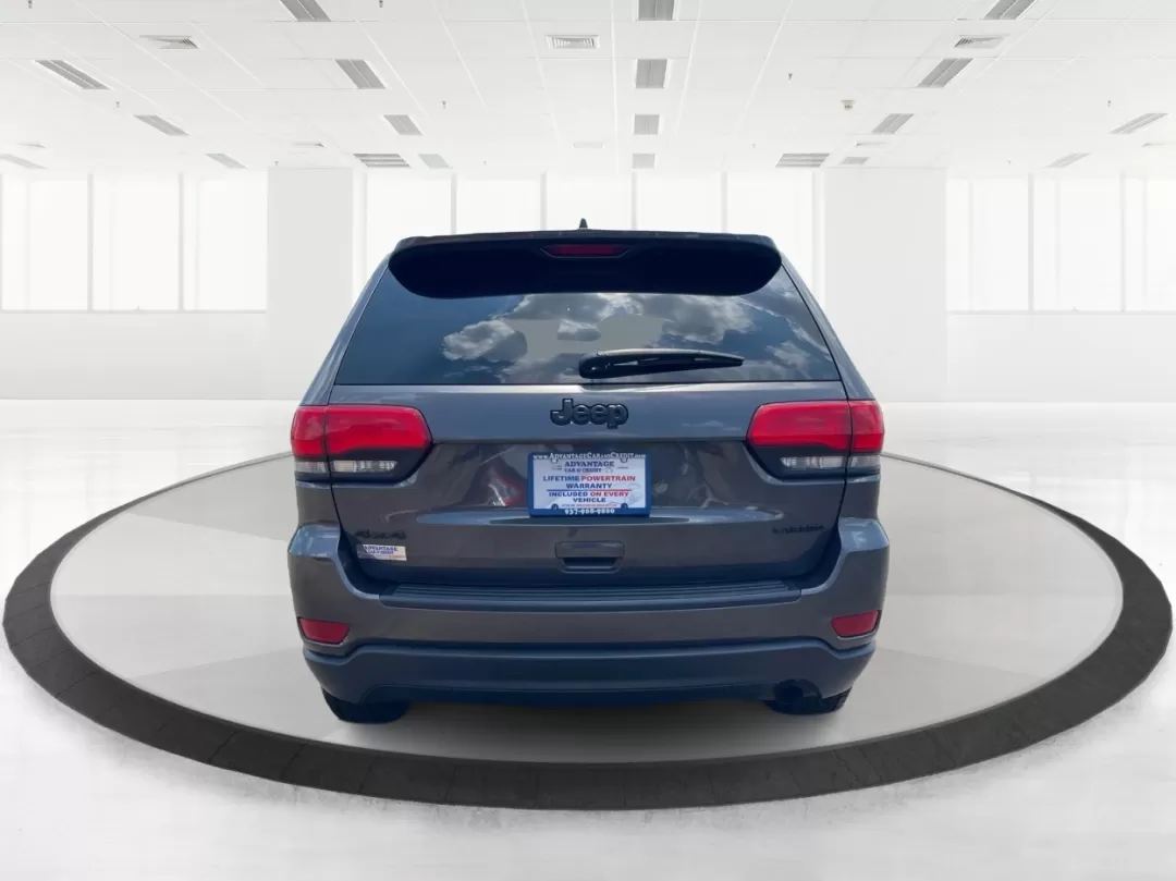 2016 Jeep Grand Cherokee Laredo (1C4RJFAG8GC) with an Pentastar 3.6L V-6 DOHC engine, located at 880 E. National Road, Vandalia, OH, 45377, (937) 908-9800, 39.891918, -84.183594 - Photo#3