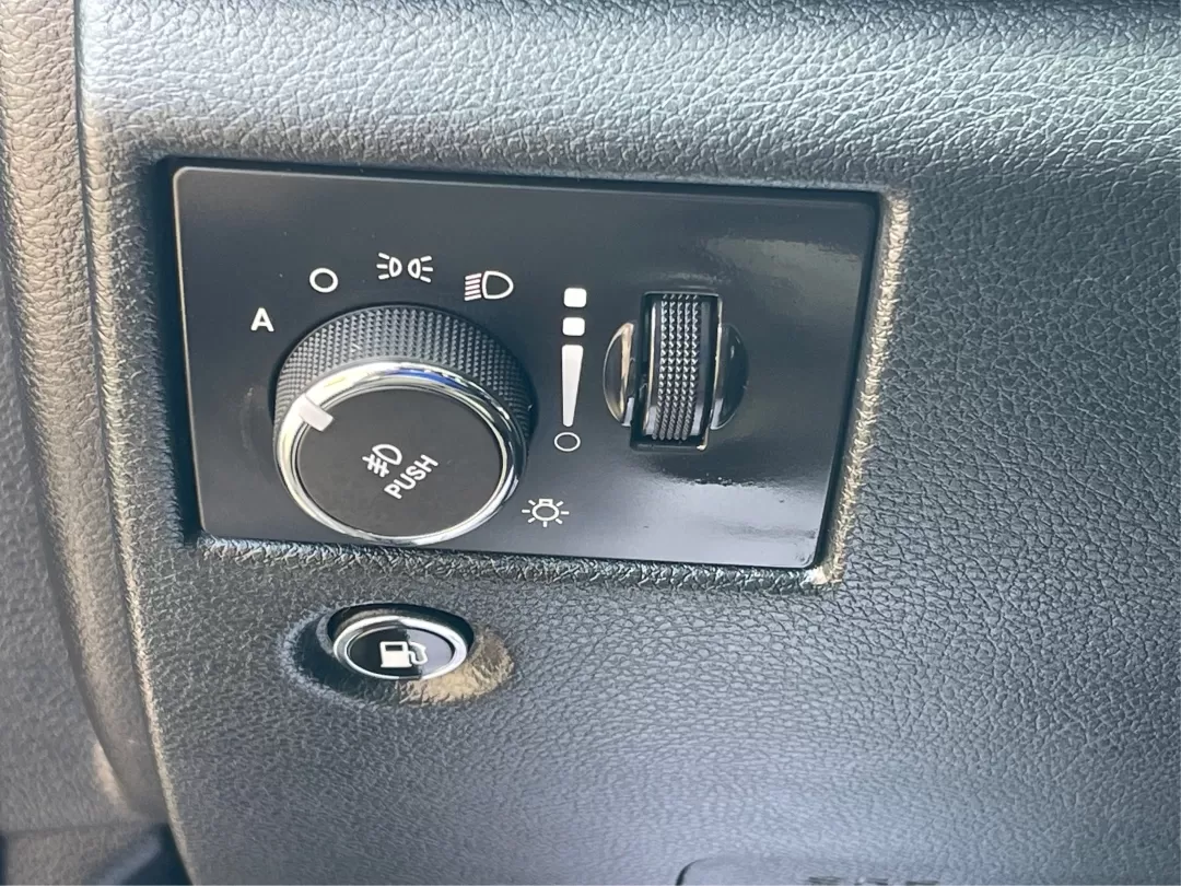 2016 Jeep Grand Cherokee Laredo (1C4RJFAG8GC) with an Pentastar 3.6L V-6 DOHC engine, located at 880 E. National Road, Vandalia, OH, 45377, (937) 908-9800, 39.891918, -84.183594 - Photo#17