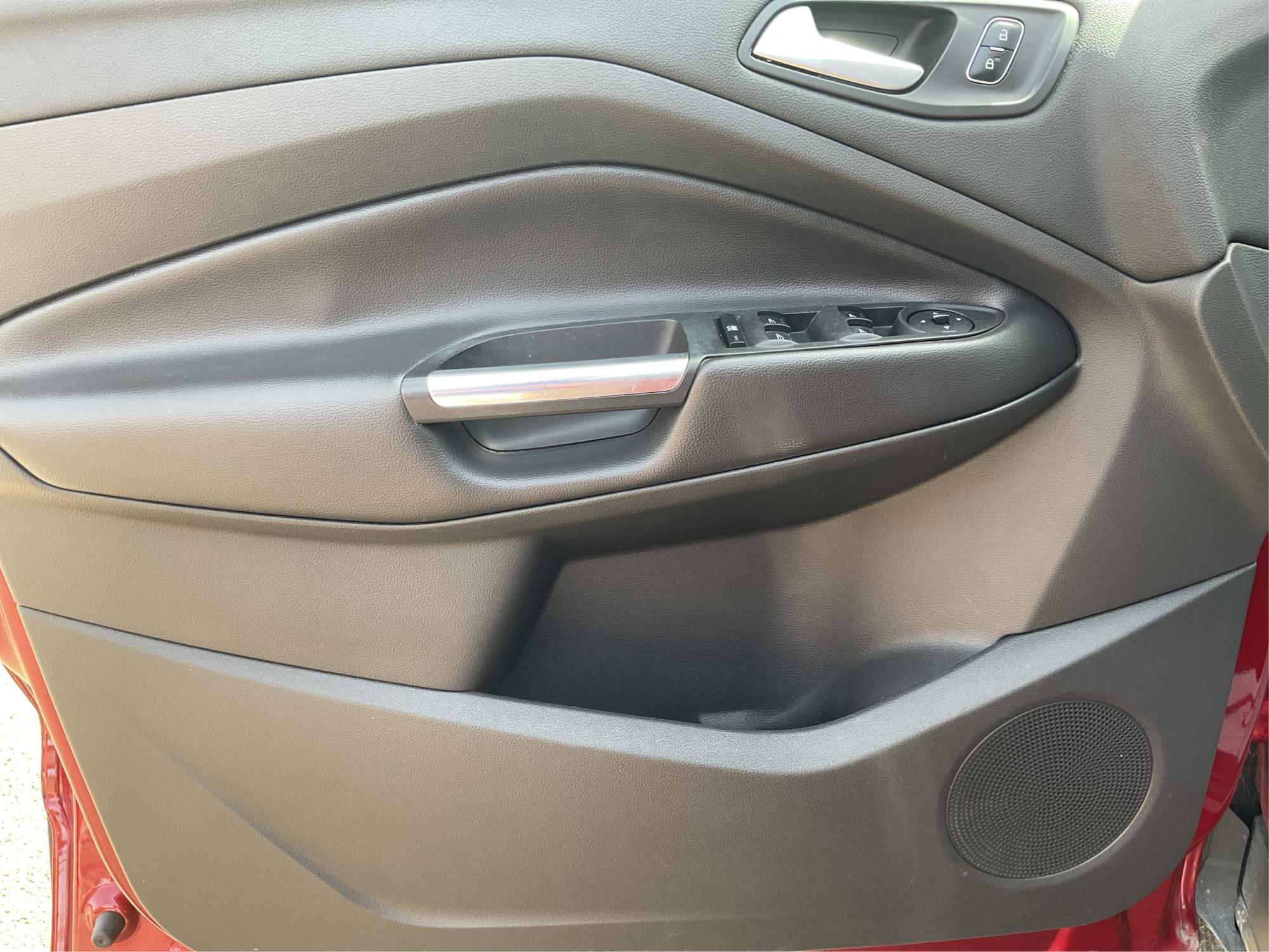 2017 Ford Escape SE (1FMCU0GD3HU) with an Other engine, located at 1184 Kauffman Ave, Fairborn, OH, 45324, (937) 908-9800, 39.807072, -84.030914 - Photo#18