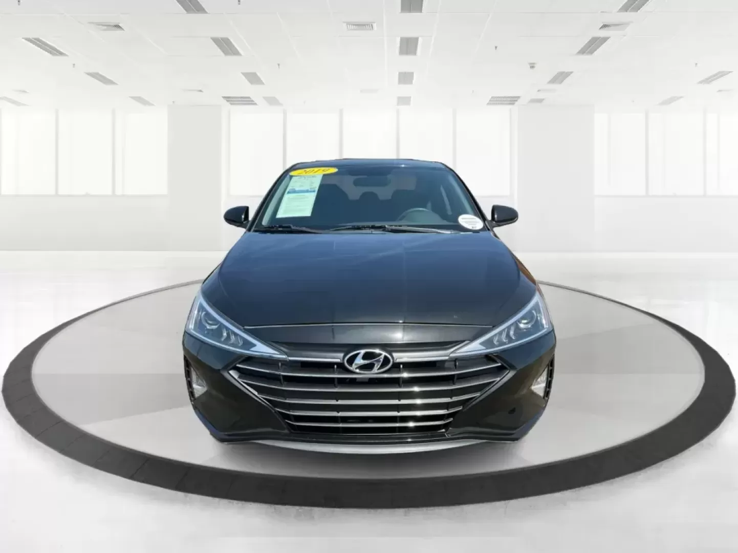 2019 Hyundai Elantra SE (5NPD74LF7KH) with an Nu 2L I-4 DOHC engine, located at 401 Woodman Dr, Riverside, OH, 45431, (937) 908-9800, 39.760899, -84.123421 - Photo#6