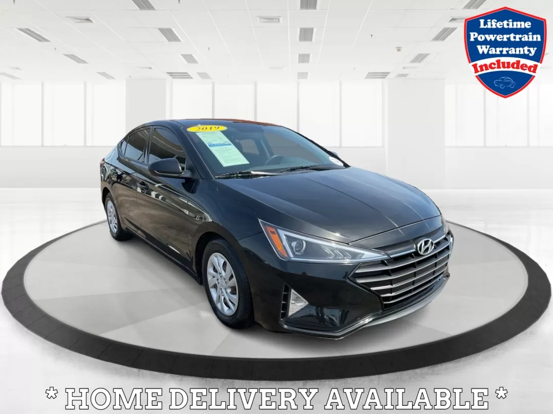 2019 Hyundai Elantra SE (5NPD74LF7KH) with an Nu 2L I-4 DOHC engine, located at 401 Woodman Dr, Riverside, OH, 45431, (937) 908-9800, 39.760899, -84.123421 - Photo#0