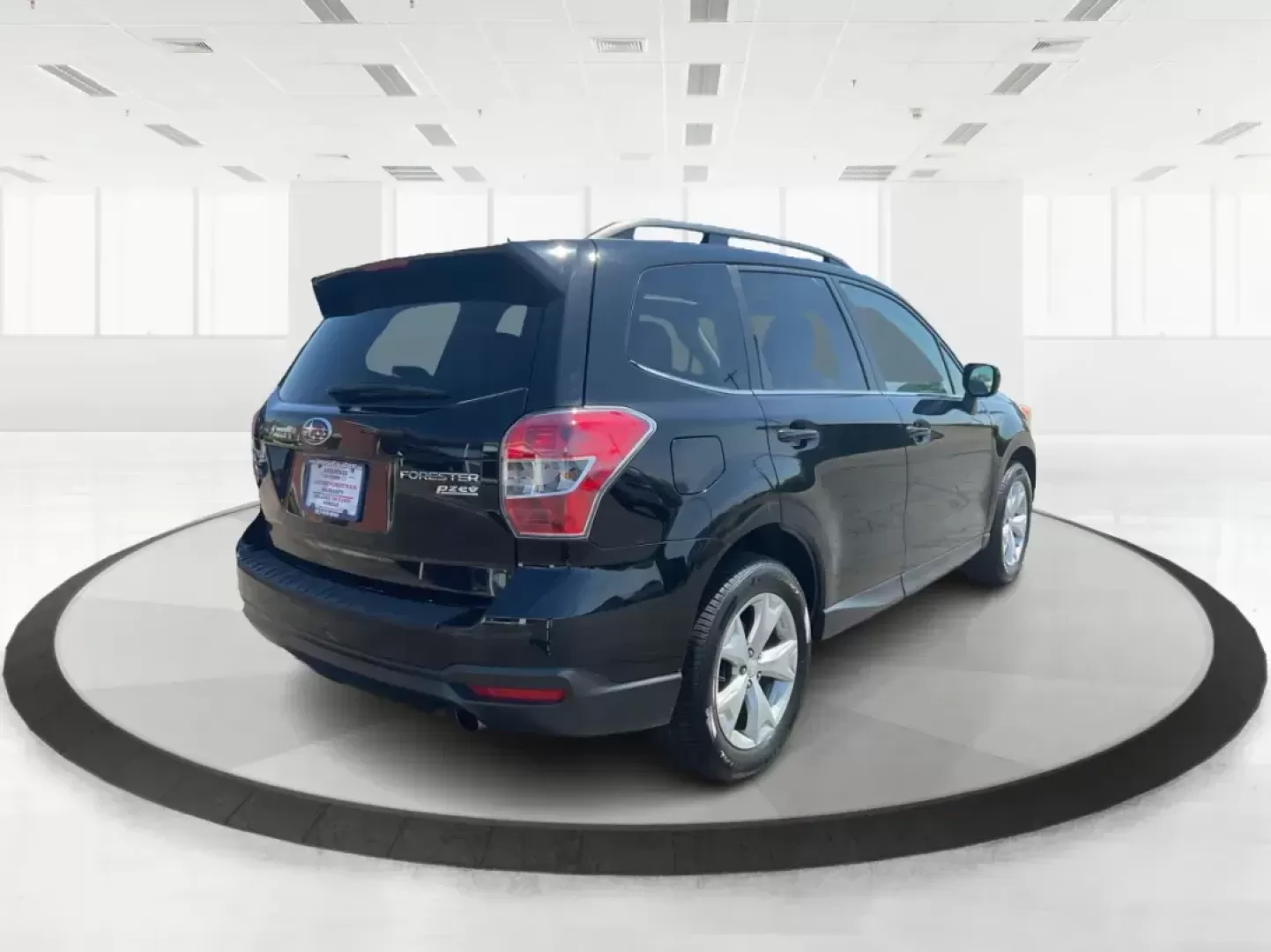2015 Subaru Forester 2.5i Limited (JF2SJAHC5FH) with an 2.5L H-4 DOHC engine, located at 1184 Kauffman Ave, Fairborn, OH, 45324, (937) 908-9800, 39.807072, -84.030914 - Photo#2