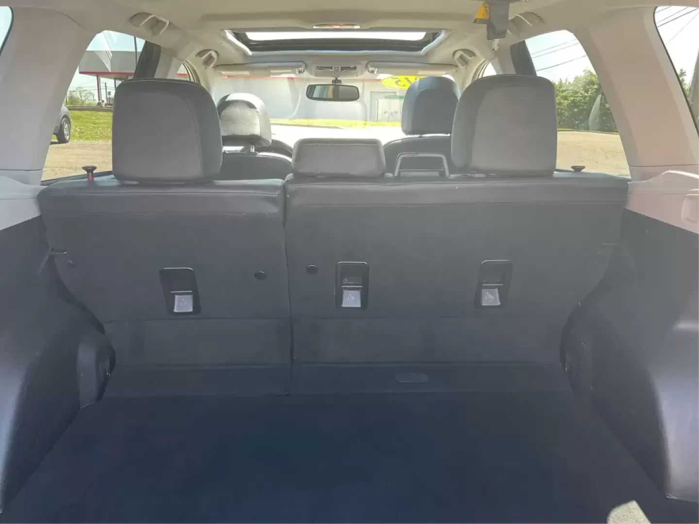 2015 Subaru Forester 2.5i Limited (JF2SJAHC5FH) with an 2.5L H-4 DOHC engine, located at 1184 Kauffman Ave, Fairborn, OH, 45324, (937) 908-9800, 39.807072, -84.030914 - Photo#12
