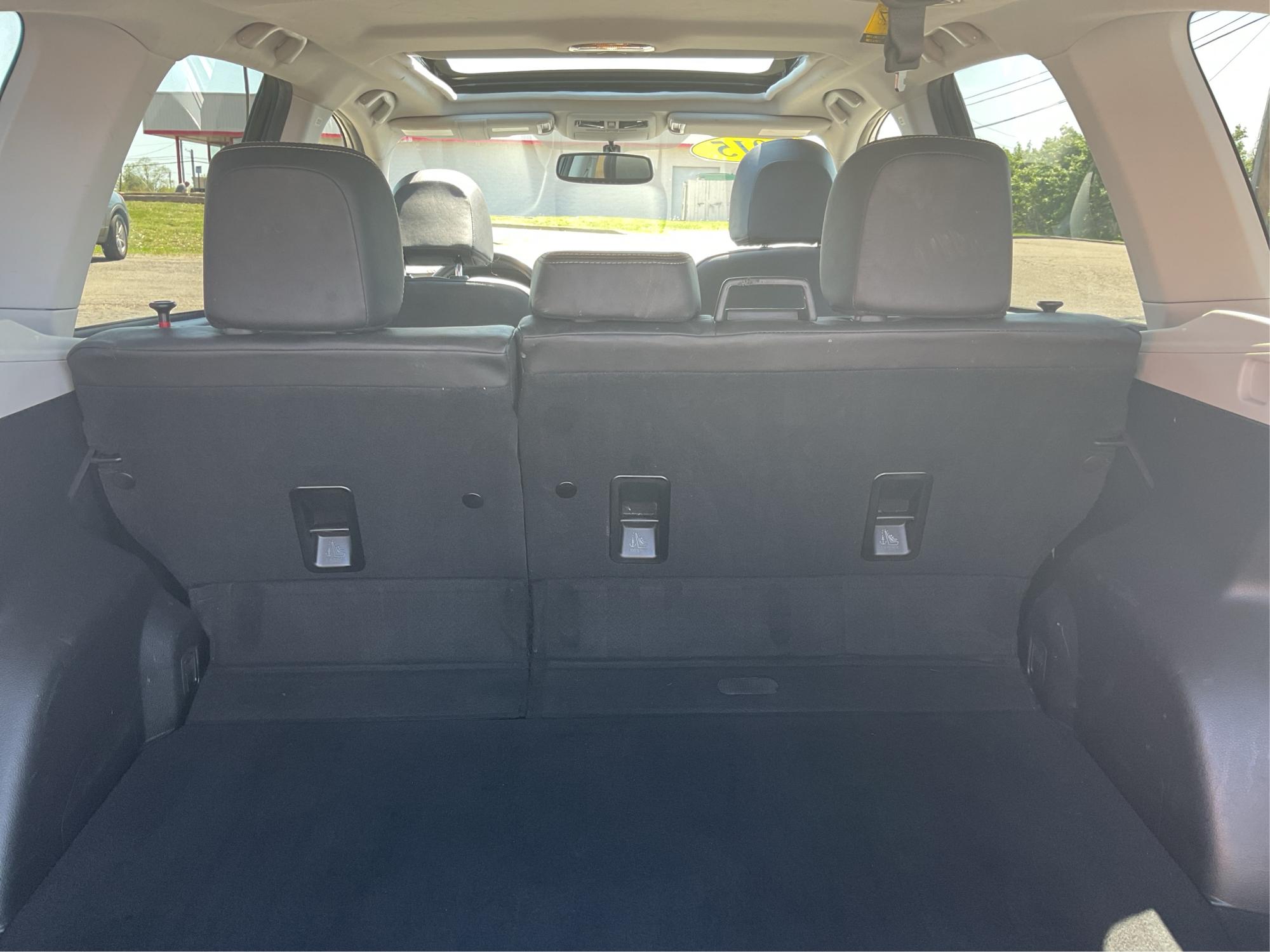 2015 Subaru Forester 2.5i Limited (JF2SJAHC5FH) with an 2.5L H-4 DOHC engine, located at 1184 Kauffman Ave, Fairborn, OH, 45324, (937) 908-9800, 39.807072, -84.030914 - Photo#11