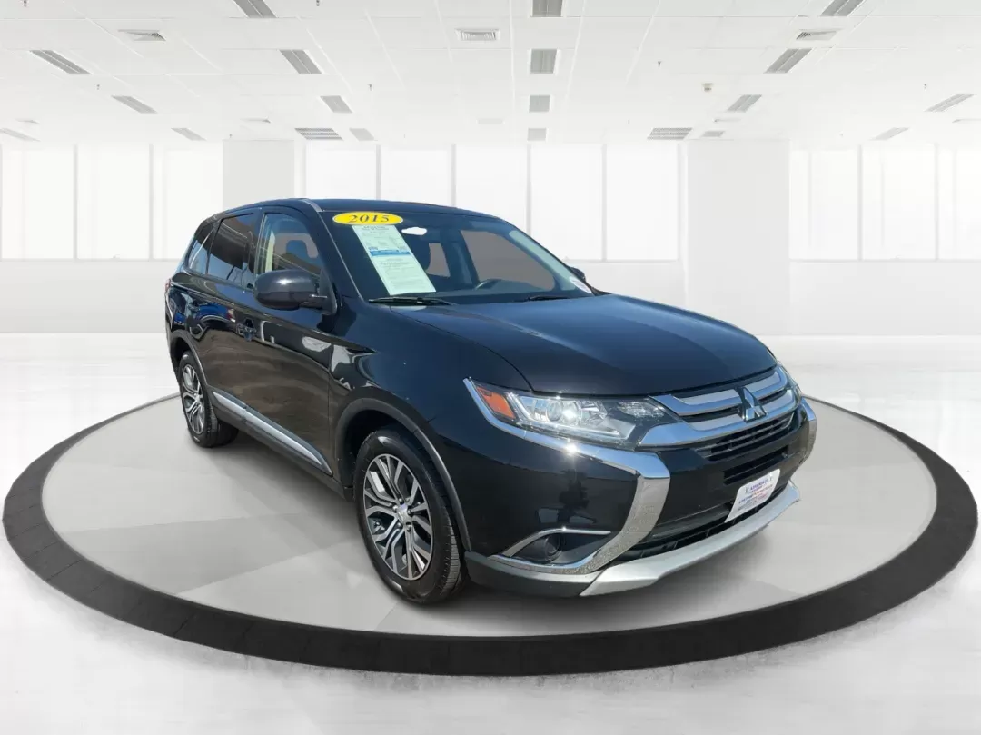 photo of 2017 Mitsubishi Outlander ES