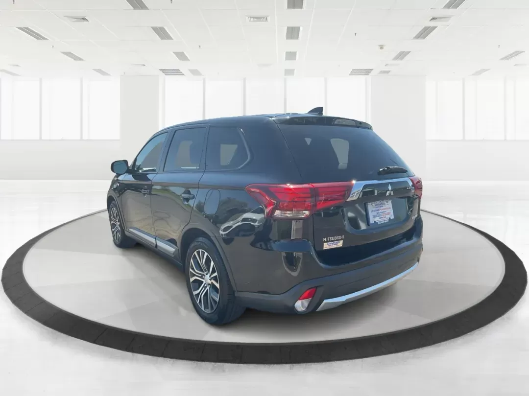 2017 Mitsubishi Outlander ES (JA4AD2A34HZ) with an 2.4L I-4 variable valve control engine, located at 1951 S Dayton Lakeview Rd., New Carlisle, OH, 45344, (937) 908-9800, 39.890999, -84.050255 - 2017 Mitsubishi Outlander ES - Photo#4