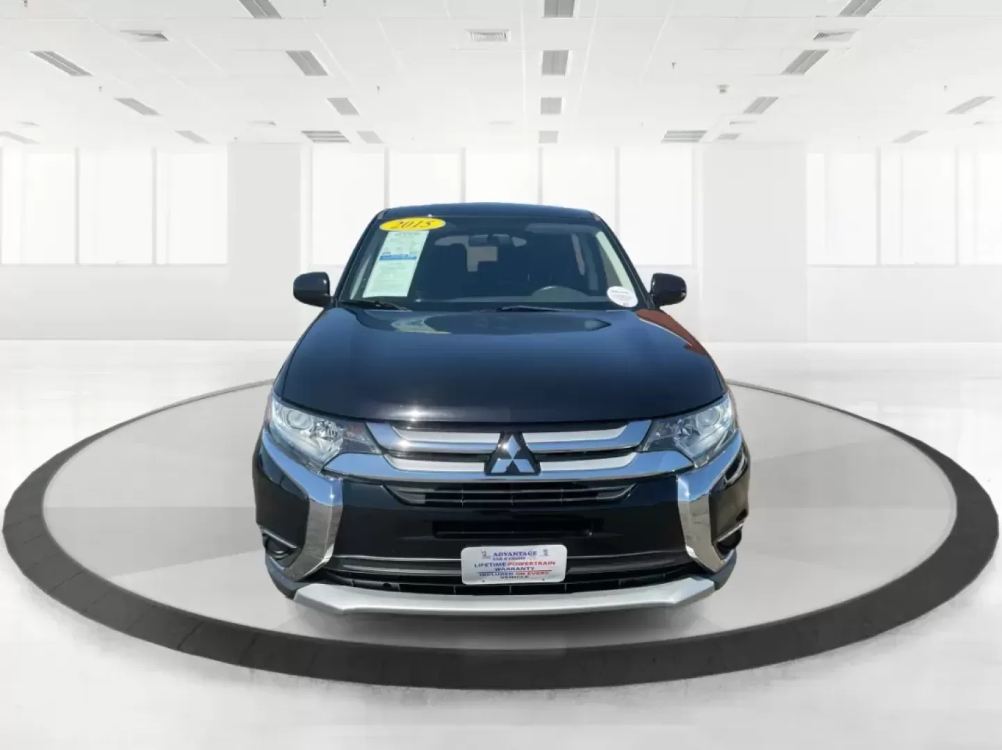 2017 Mitsubishi Outlander ES (JA4AD2A34HZ) with an 2.4L I-4 variable valve control engine, located at 1951 S Dayton Lakeview Rd., New Carlisle, OH, 45344, (937) 908-9800, 39.890999, -84.050255 - Photo#6