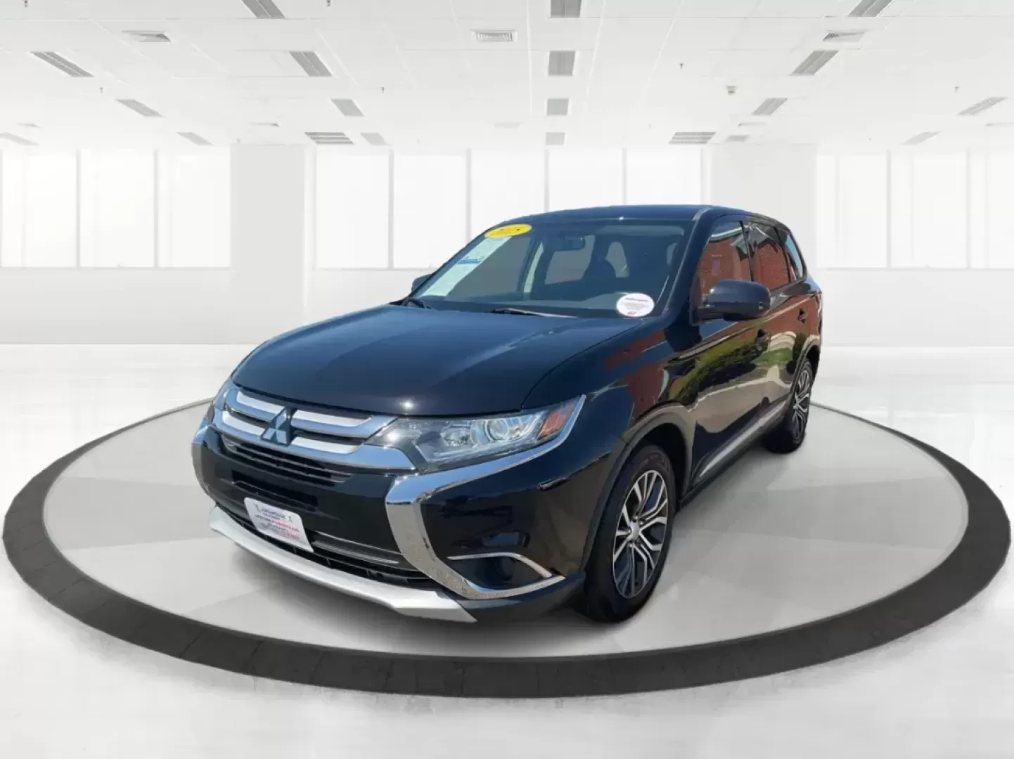 2017 Mitsubishi Outlander ES (JA4AD2A34HZ) with an 2.4L I-4 variable valve control engine, located at 1951 S Dayton Lakeview Rd., New Carlisle, OH, 45344, (937) 908-9800, 39.890999, -84.050255 - Photo#7