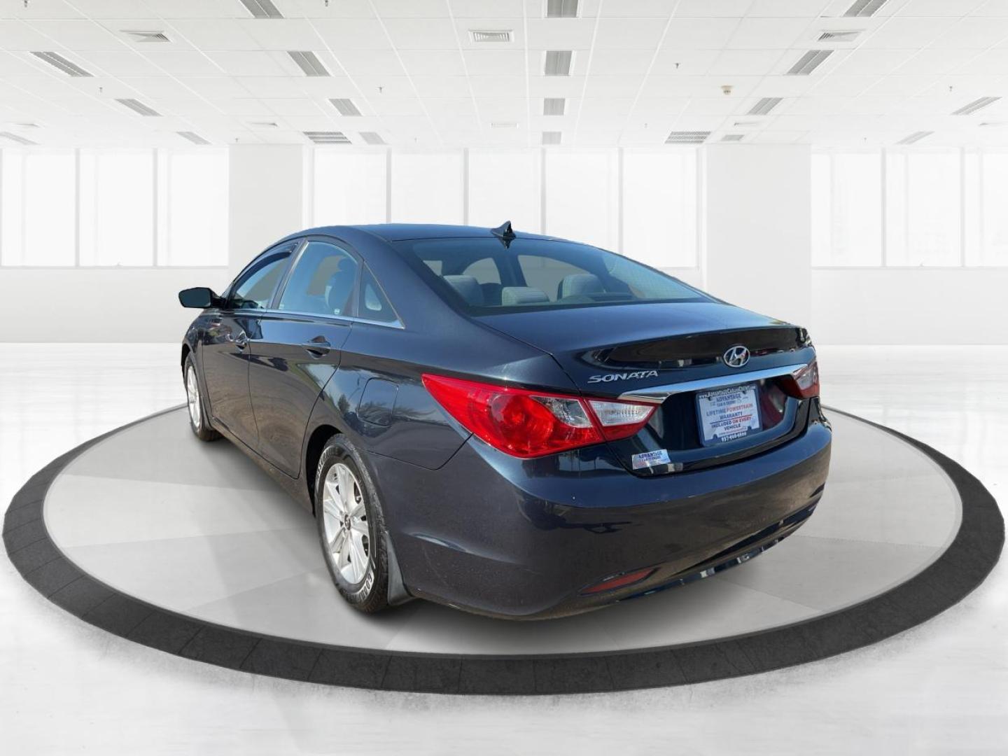 2011 Hyundai Sonata GLS (5NPEB4AC0BH) with an 2.4L I-4 gasoline direct injection engine, located at 8750 N County Rd 25A, Piqua, OH, 45356, (937) 908-9800, 40.164391, -84.232513 - Photo#4