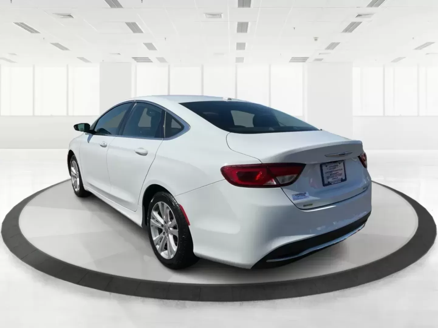 2015 Chrysler 200 Limited (1C3CCCAB5FN) with an 2.4L L4 DOHC 16V engine, 9-Speed Automatic transmission, located at 8750 N County Rd 25A, Piqua, OH, 45356, (937) 908-9800, 40.164391, -84.232513 - Photo#3