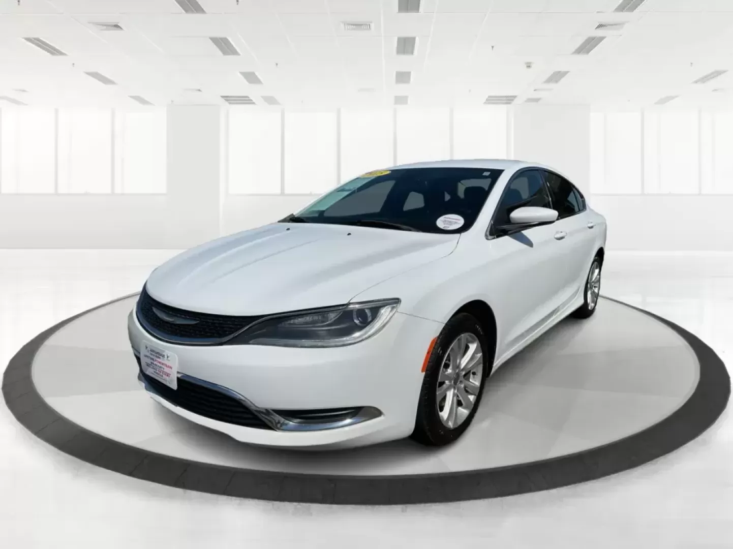 2015 Chrysler 200 Limited (1C3CCCAB5FN) with an 2.4L L4 DOHC 16V engine, 9-Speed Automatic transmission, located at 8750 N County Rd 25A, Piqua, OH, 45356, (937) 908-9800, 40.164391, -84.232513 - Photo#5