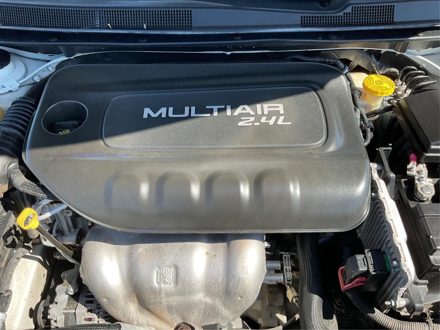 2015 Chrysler 200 Limited (1C3CCCAB5FN) with an 2.4L L4 DOHC 16V engine, 9-Speed Automatic transmission, located at 8750 N County Rd 25A, Piqua, OH, 45356, (937) 908-9800, 40.164391, -84.232513 - Photo#10