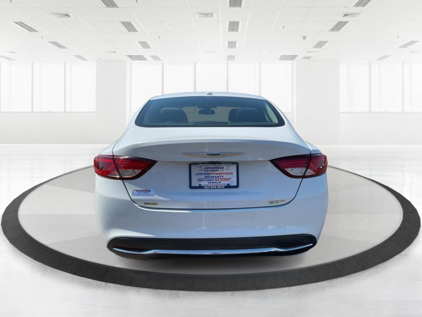 2015 Chrysler 200 Limited (1C3CCCAB5FN) with an 2.4L L4 DOHC 16V engine, 9-Speed Automatic transmission, located at 8750 N County Rd 25A, Piqua, OH, 45356, (937) 908-9800, 40.164391, -84.232513 - Photo#3