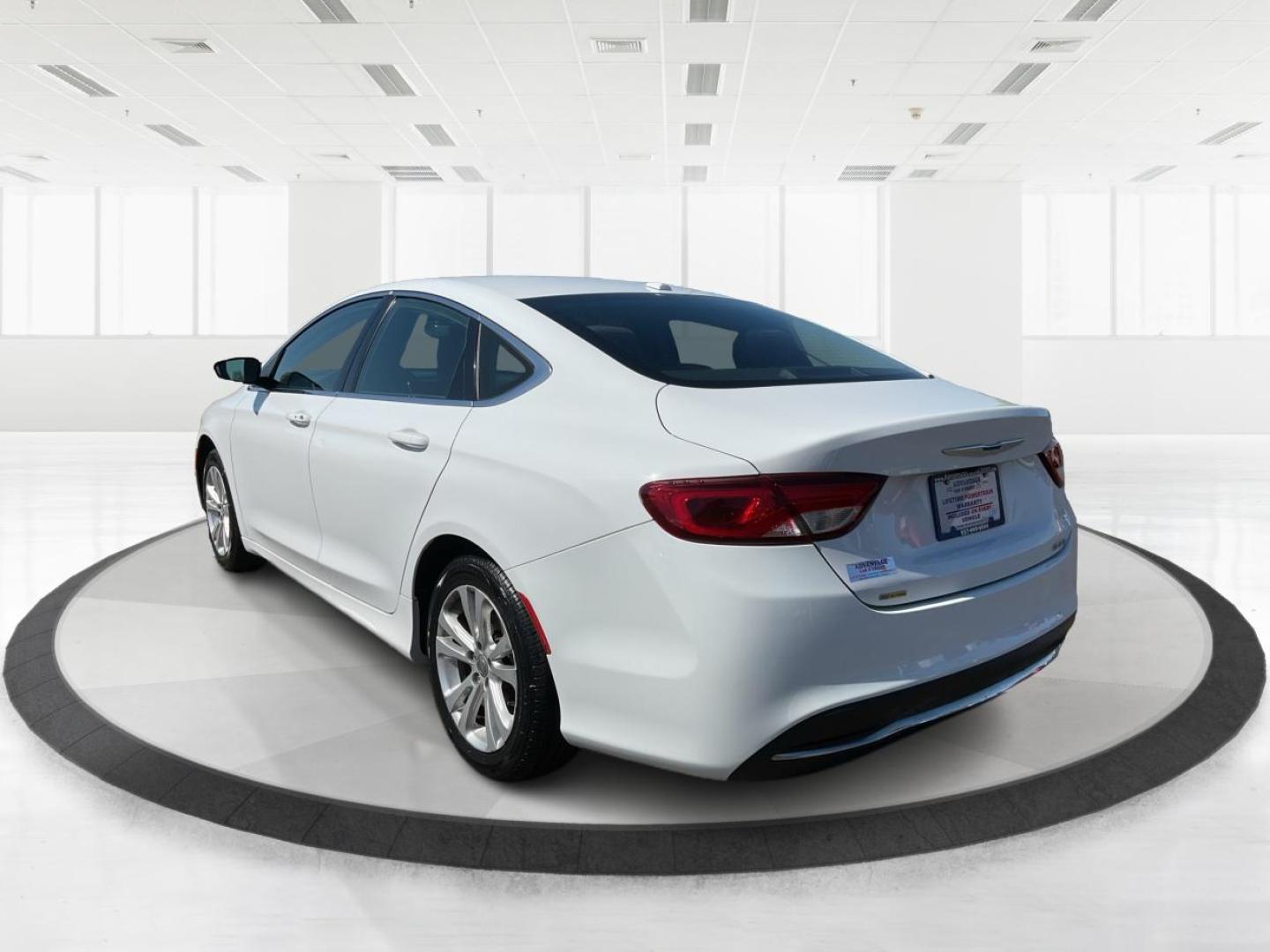 2015 Chrysler 200 Limited (1C3CCCAB5FN) with an 2.4L L4 DOHC 16V engine, 9-Speed Automatic transmission, located at 8750 N County Rd 25A, Piqua, OH, 45356, (937) 908-9800, 40.164391, -84.232513 - Photo#4