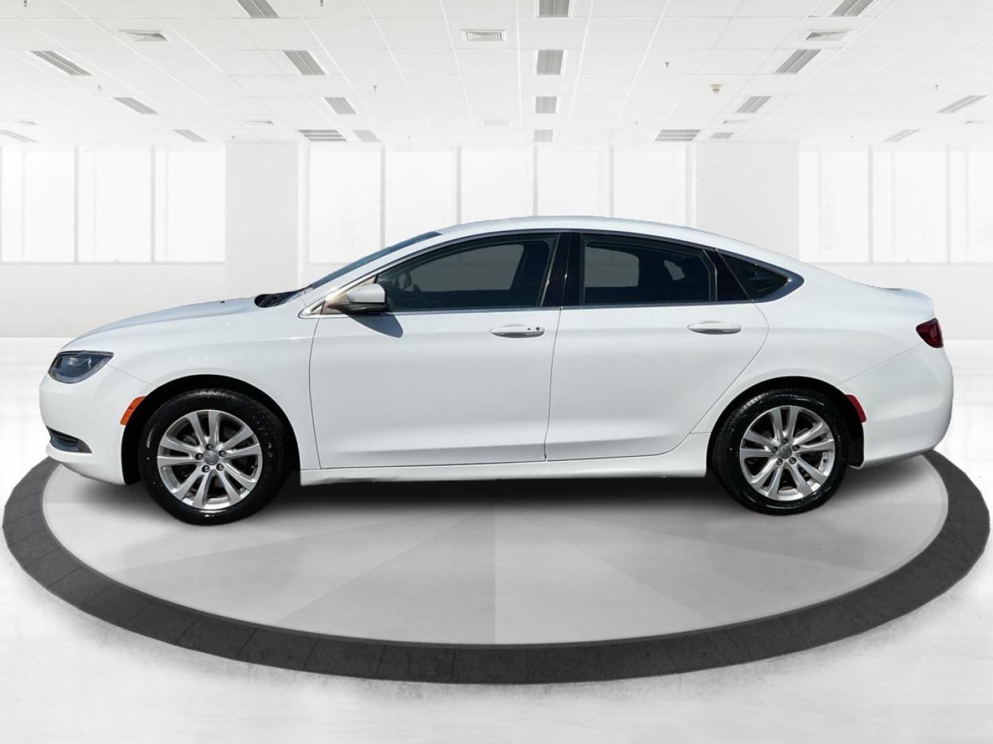 2015 Chrysler 200 Limited (1C3CCCAB5FN) with an 2.4L L4 DOHC 16V engine, 9-Speed Automatic transmission, located at 8750 N County Rd 25A, Piqua, OH, 45356, (937) 908-9800, 40.164391, -84.232513 - Photo#5