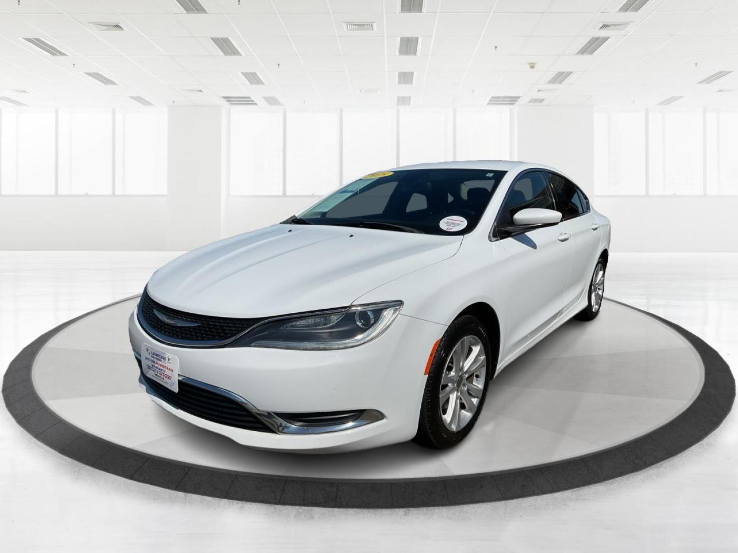 2015 Chrysler 200 Limited (1C3CCCAB5FN) with an 2.4L L4 DOHC 16V engine, 9-Speed Automatic transmission, located at 8750 N County Rd 25A, Piqua, OH, 45356, (937) 908-9800, 40.164391, -84.232513 - Photo#7