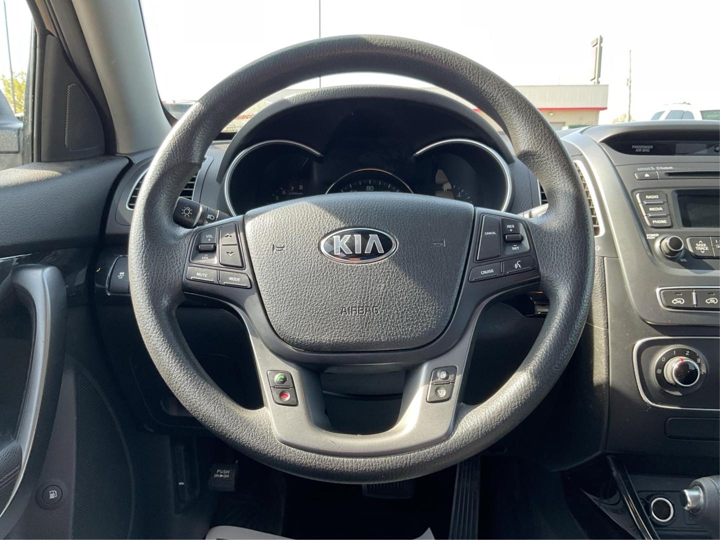 2014 Kia Sorento LX (5XYKT3A69EG) with an 2.4L I-4 gasoline direct injection engine, located at 1951 S Dayton Lakeview Rd., New Carlisle, OH, 45344, (937) 908-9800, 39.890999, -84.050255 - Photo#15