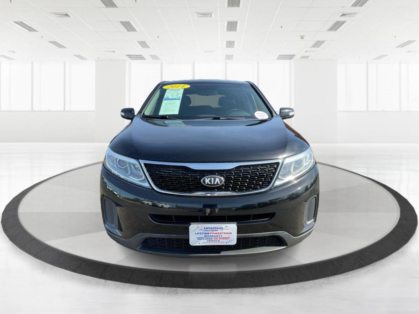 2014 Kia Sorento LX (5XYKT3A69EG) with an 2.4L I-4 gasoline direct injection engine, located at 1951 S Dayton Lakeview Rd., New Carlisle, OH, 45344, (937) 908-9800, 39.890999, -84.050255 - Photo#6