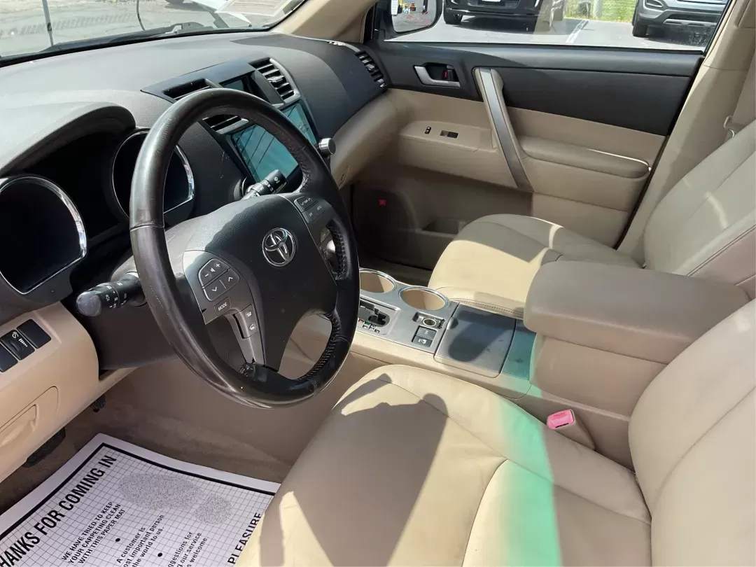 2008 Toyota Highlander Sport (JTEES43A082) with an 3.5L V-6 DOHC engine, located at 1099 N County Rd 25A , Troy, OH, 45373, (937) 908-9800, 40.057079, -84.212883 - 2008 Toyota Highlander Sport - Photo#8