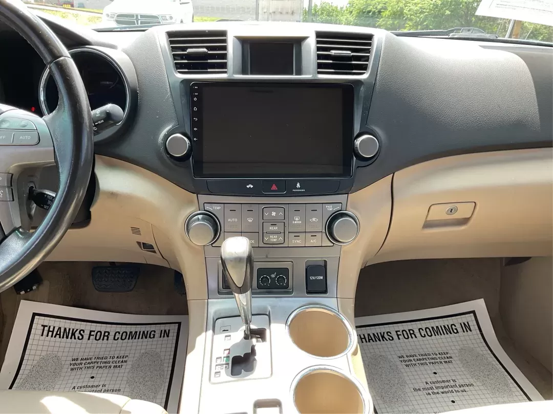 2008 Toyota Highlander Sport (JTEES43A082) with an 3.5L V-6 DOHC engine, located at 1099 N County Rd 25A , Troy, OH, 45373, (937) 908-9800, 40.057079, -84.212883 - 2008 Toyota Highlander Sport - Photo#11